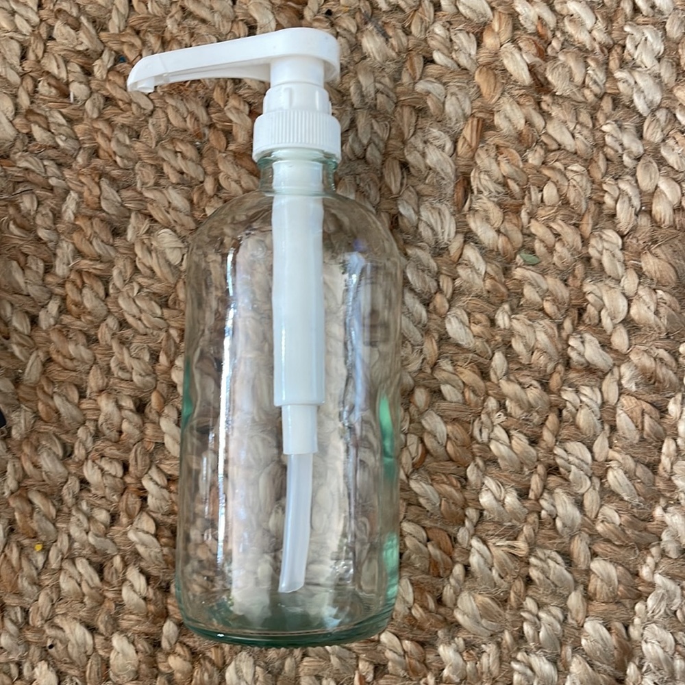 NWT LIQUID SOAP LOTION PUMP DISPENSER